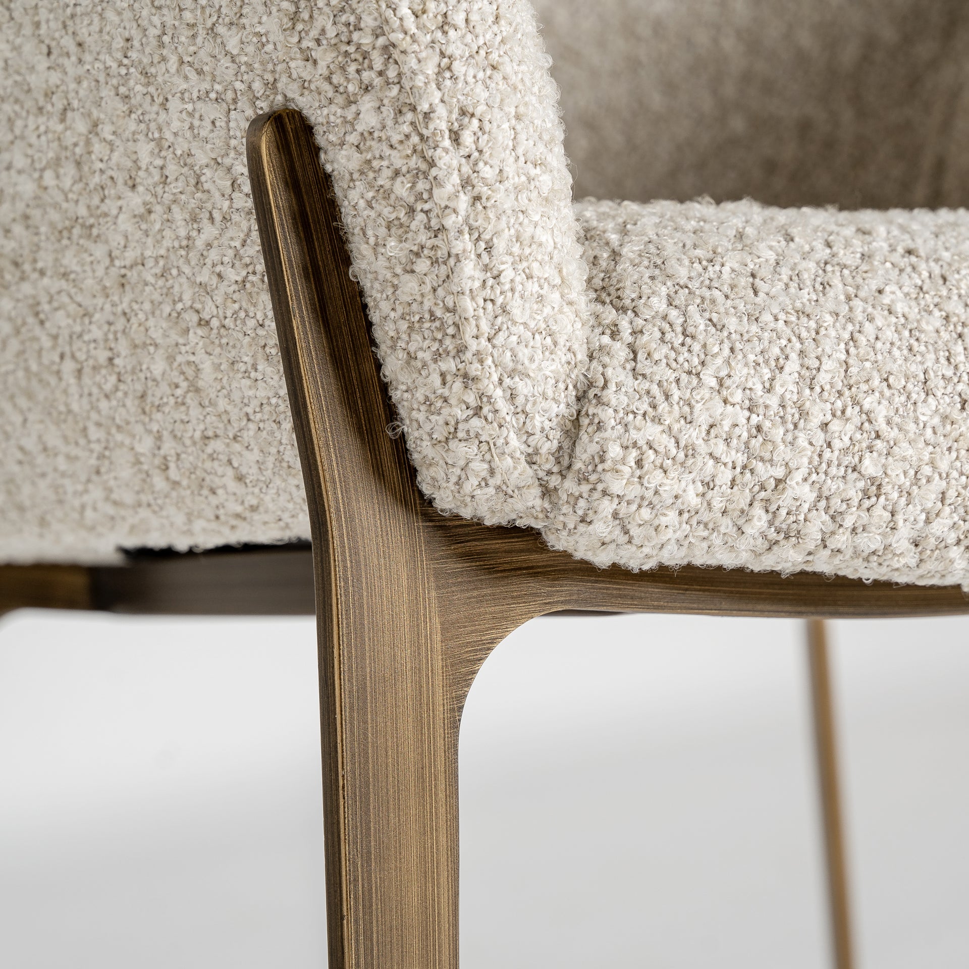BESNE CHAIR